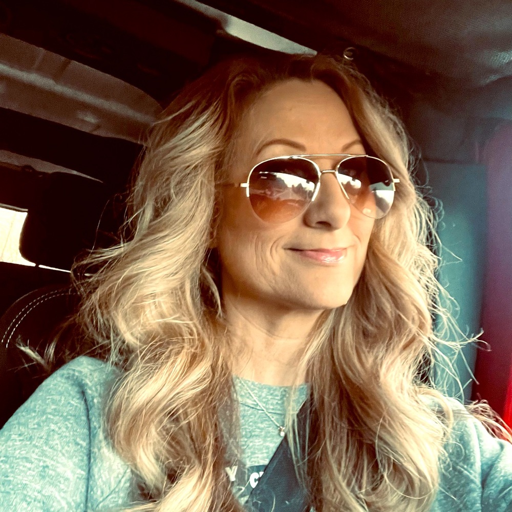 Meet your Posher, Jennifer